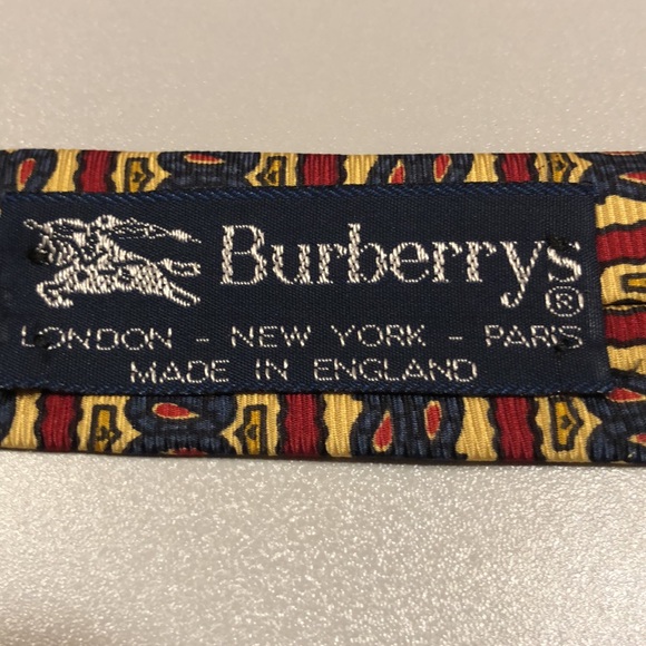 Burberry Tie - Picture 5 of 9